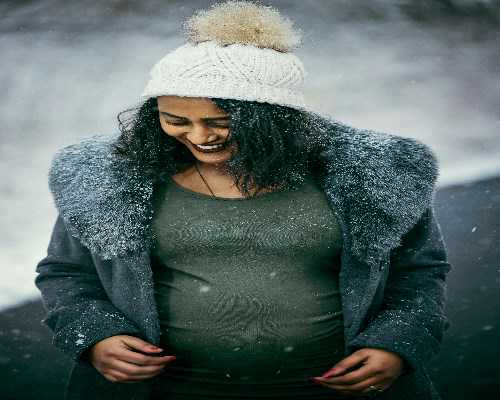 探究试管婴儿助孕：龙凤胎可能性、代怀服务与合规考量